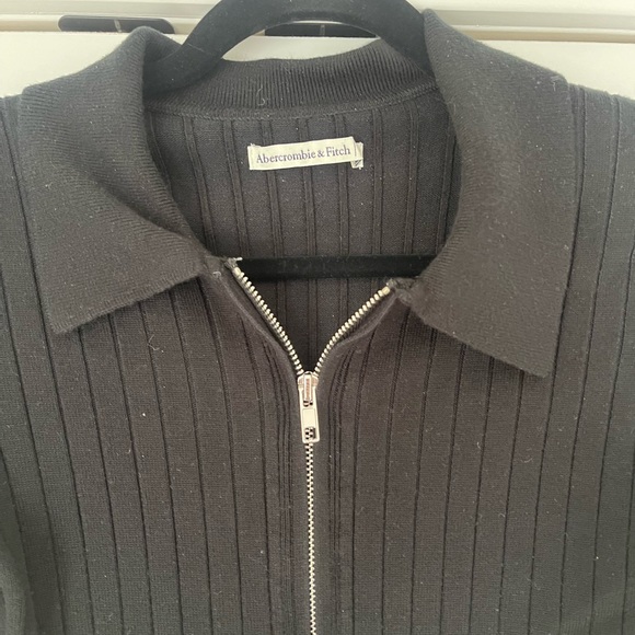 Abercrombie zip up sweater - Picture 2 of 3